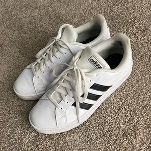 Adidas casual sneakers!